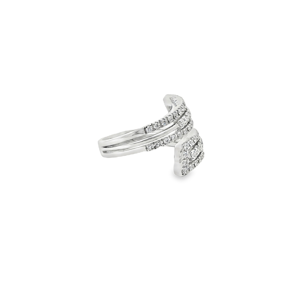 Bague en or blanc avec diamants