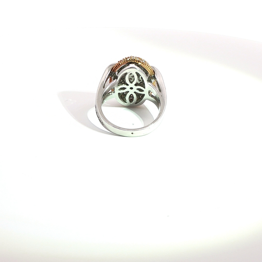 Bague en or blanc avec diamants