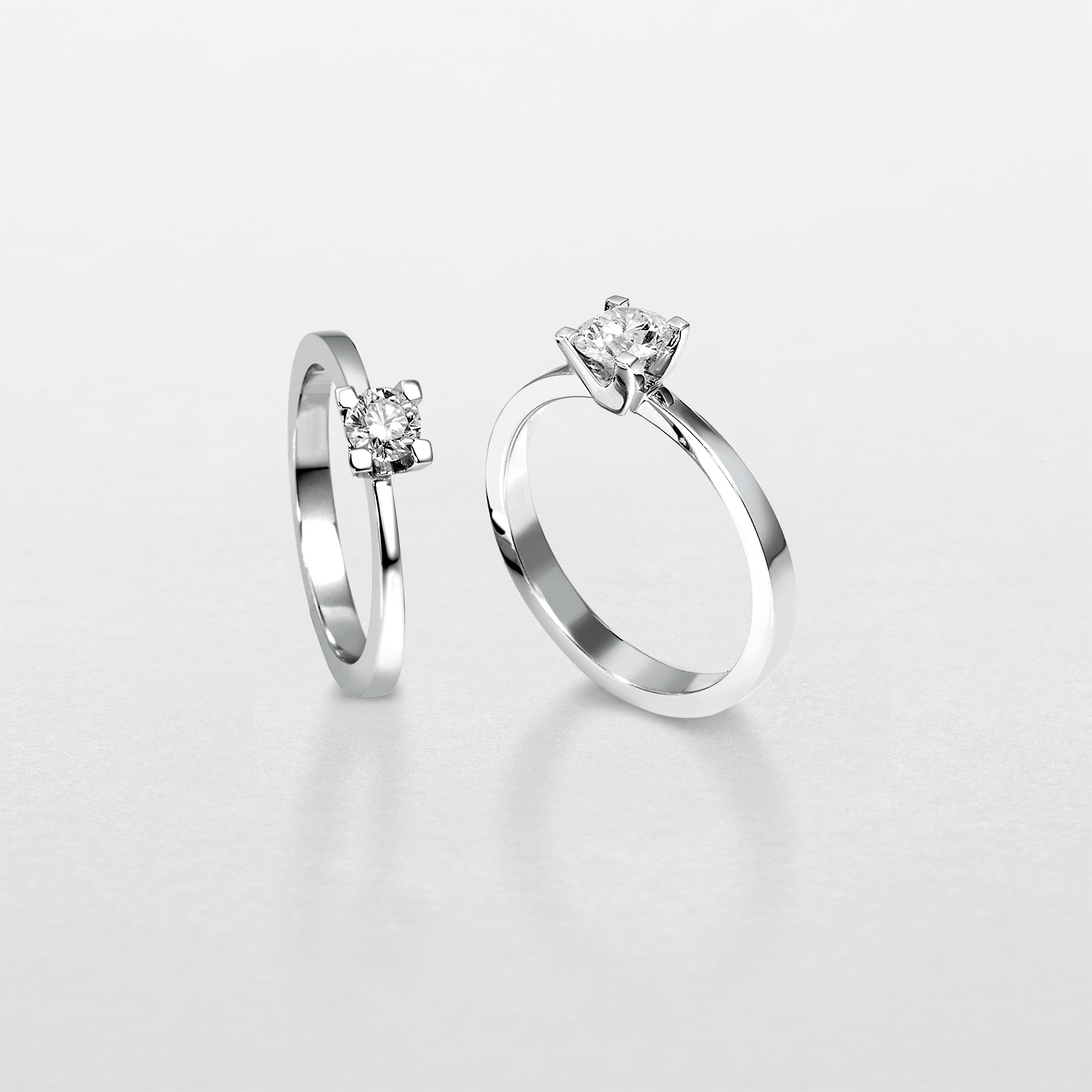 Solitaire Ring in White Gold and 0.25 Ct Diamond.